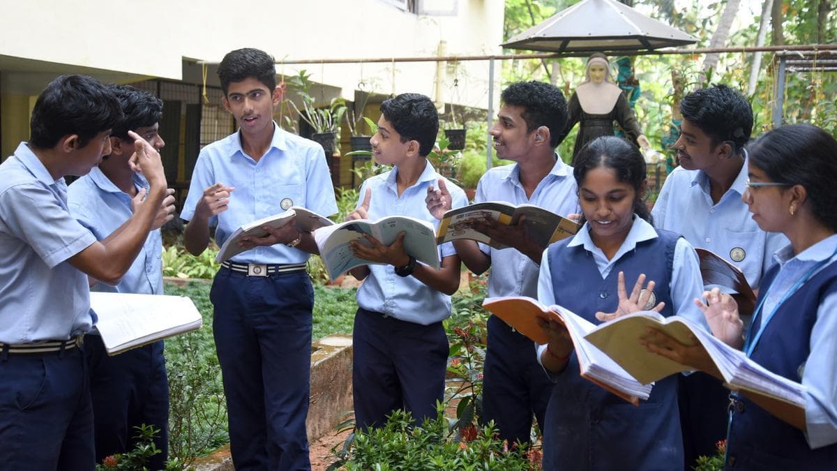 Kerala's Education Crisis: Thousands of Students Drop Out, Migrant Workers' Kids Hit Hardest