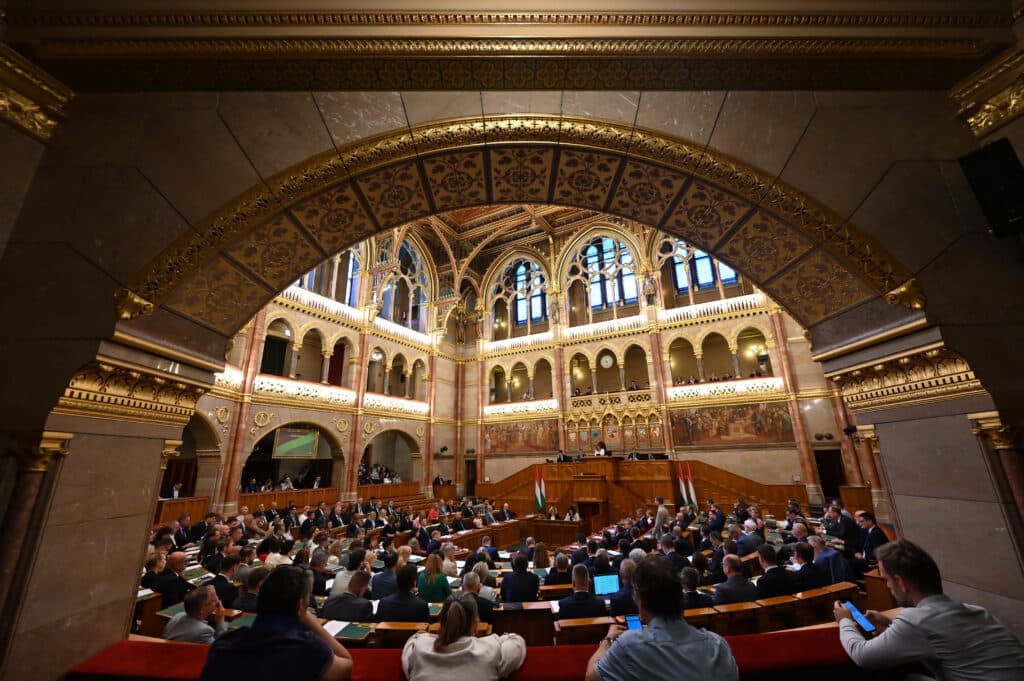 EU Commission Demands Urgent Anti-Corruption Reforms in Spain and Hungary